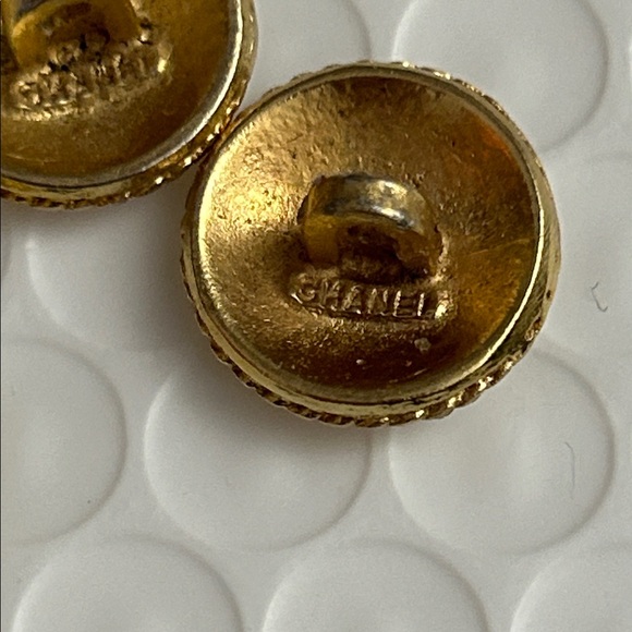 CHANEL Iconic Gold Buttons Three - Picture 3 of 5